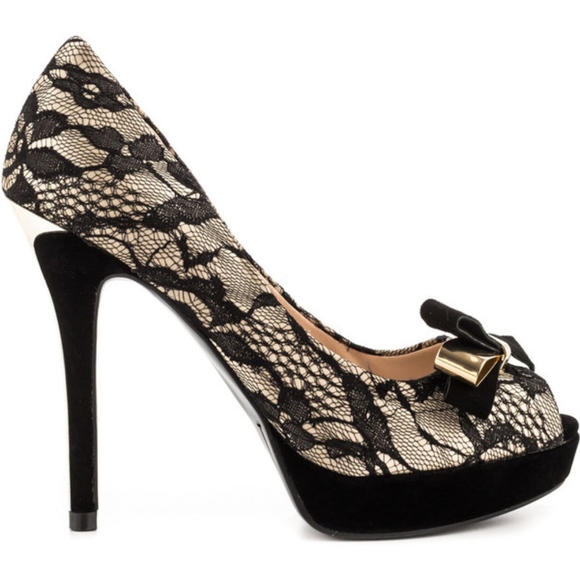Tulle 3 Black & Cream Lace Guess Heel w/ Bow - Picture 1 of 3